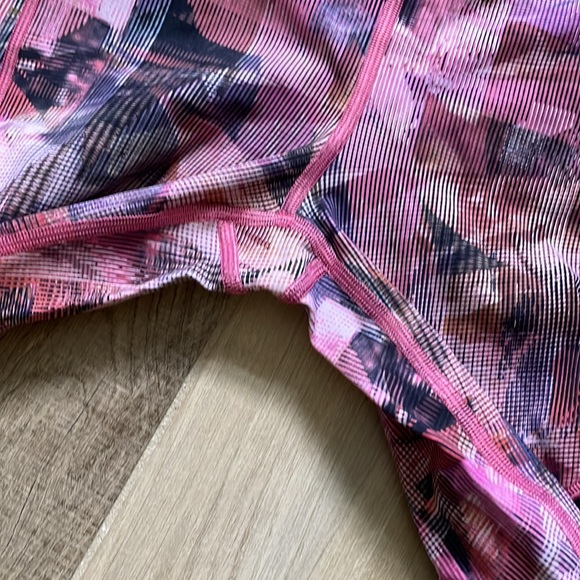 Lululemon capris - Picture 2 of 5